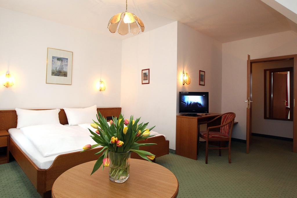 Stadthotel Ердінґ Екстер'єр фото