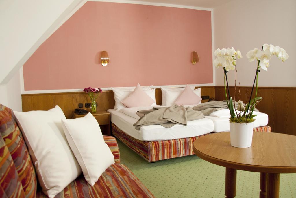 Stadthotel Ердінґ Екстер'єр фото